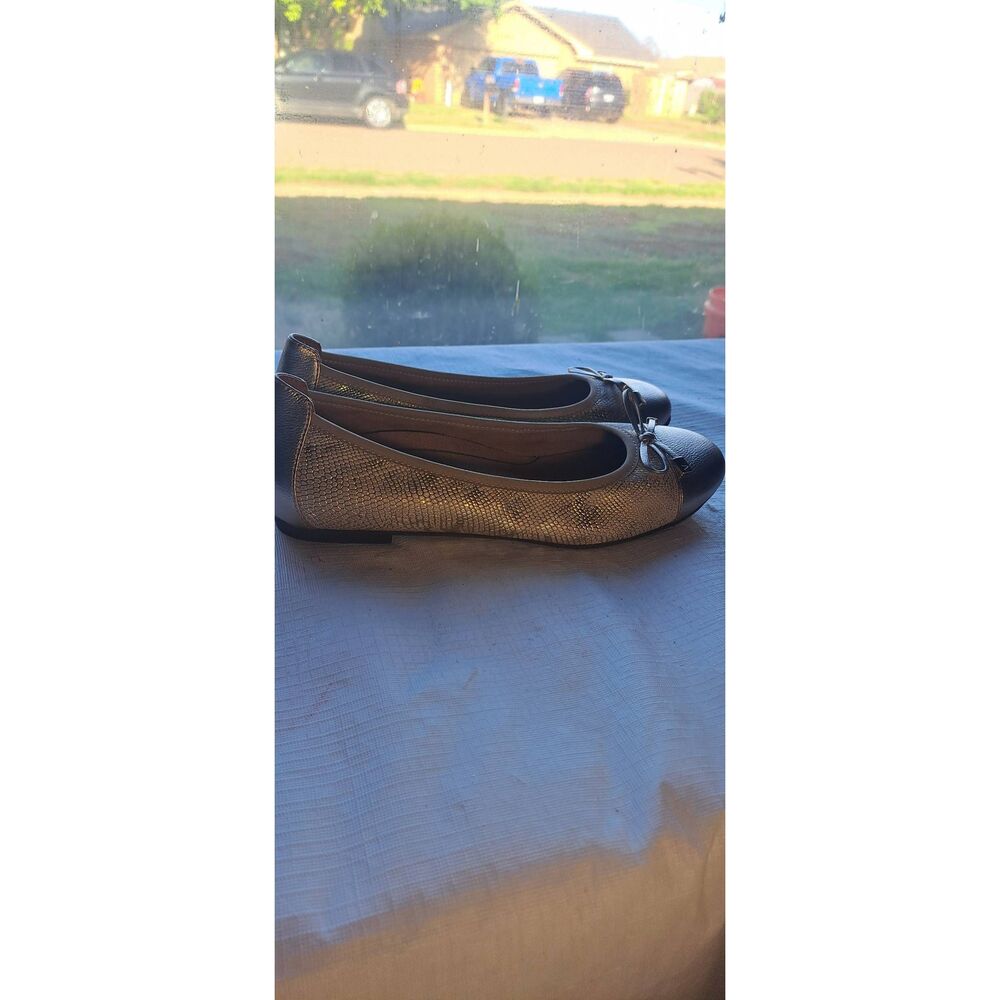 Vionic Minna Ballet Flats Women’s Size 9 Leather Metallic Gold Snake Print Bow C - Picture 3 of 8